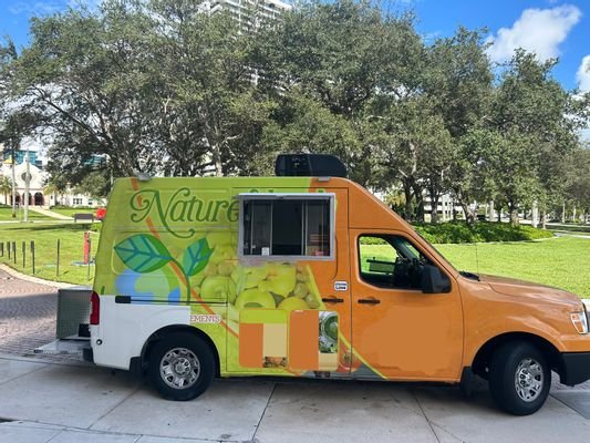 banner1 (19) 2012 Nissan Juice & Smoothie Truck - Image 1