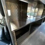 Working 2004 Food Truck - Image 5