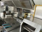 Imperial English Burgers Food Truck – 25-seat dining area - Image 5