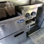 2003 Ford Econoline Food Truck - Image 7